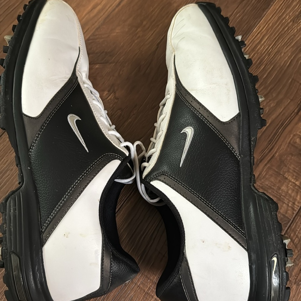 Men’s Nike Heritage Golf Shoes - Picture 8 of 11